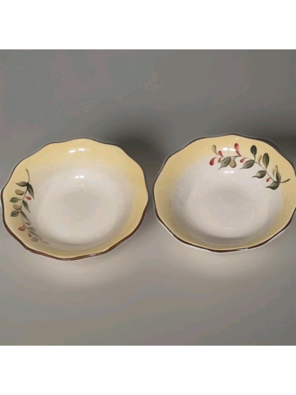 Set Of (2) Vintage Better Homes Serving Bowls  Scalloped Edged Trim